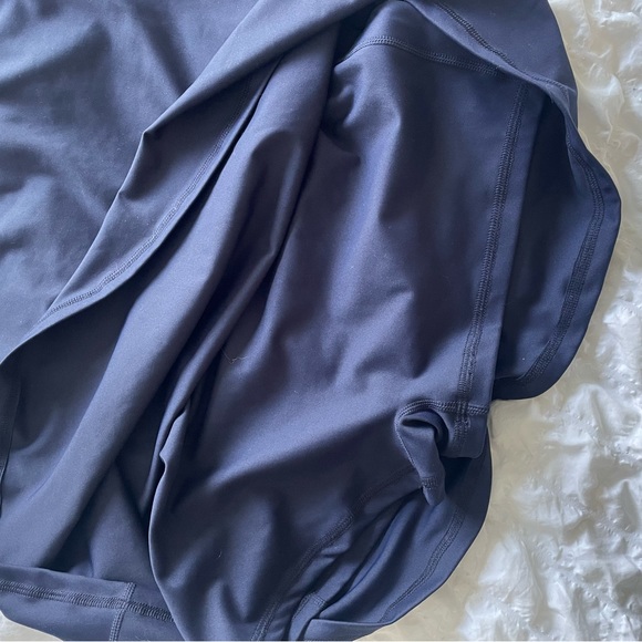 Garage dresse with shorts under - Picture 3 of 4